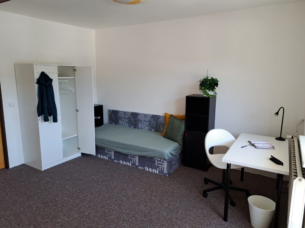 Accommodation for students in Brno on Myslivní. Rooms are fully equipped.