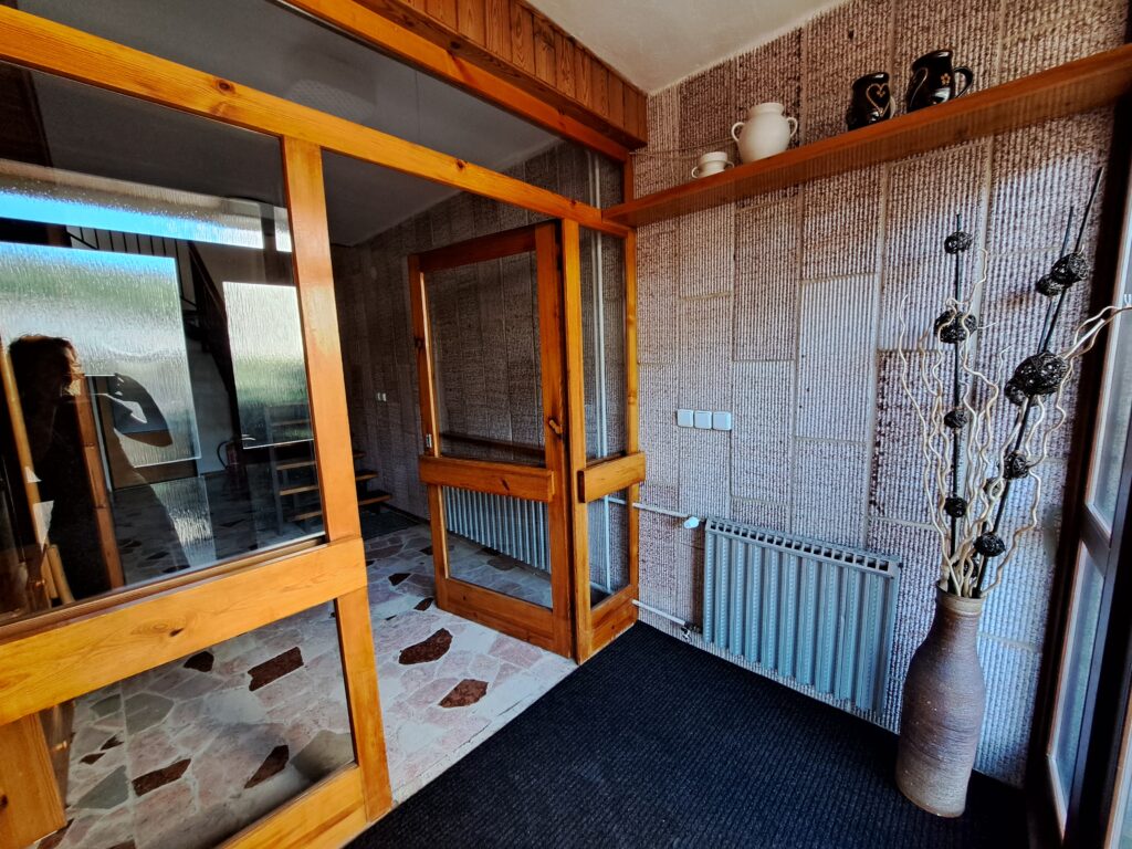 Accommodation for students in Brno on Myslivní. Vestibule.